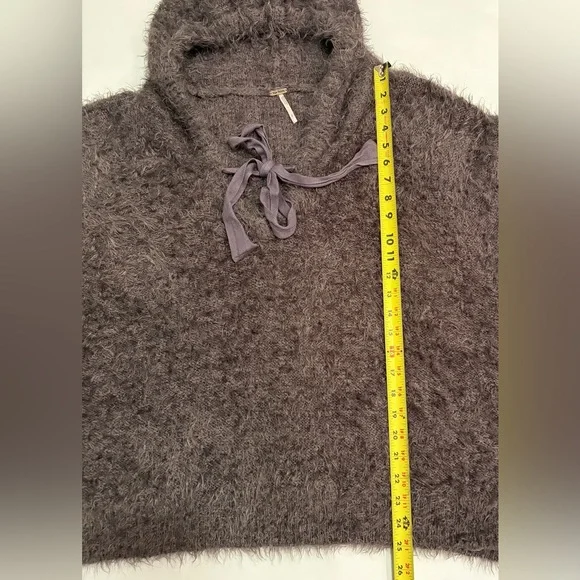 Free People Sweater Top Fuzzy Light As a Feather Hoodie Large New size Large - Picture 11 of 11